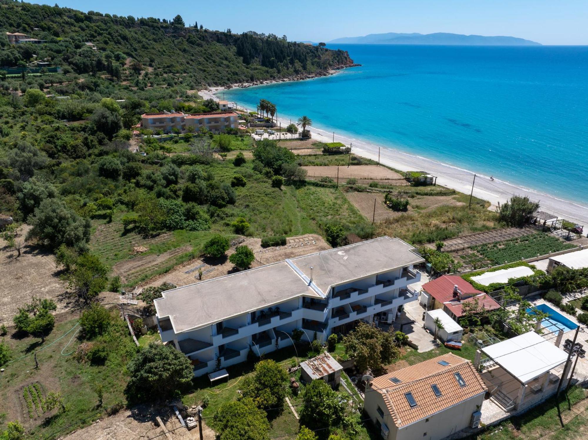 Aridas At The Beach Lourdata  Exterior photo
